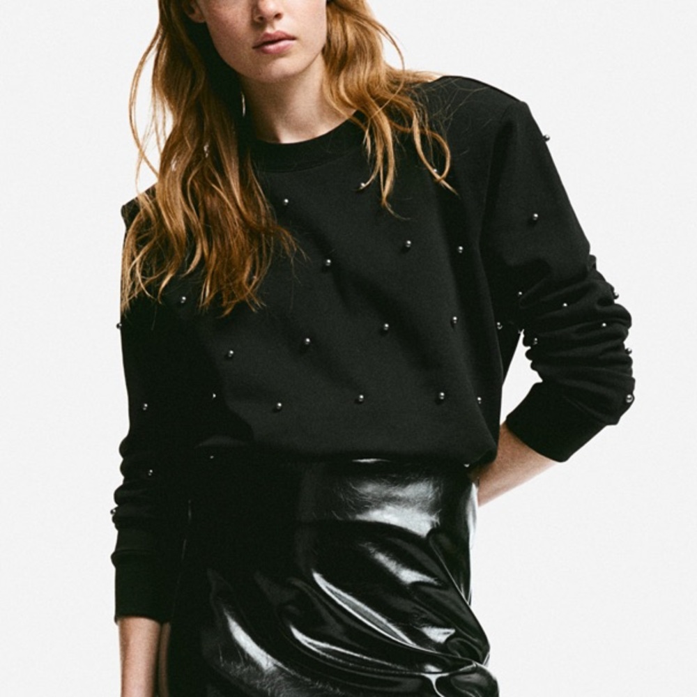 OVERSIZED BEAD-DECORATED SWEATSHIRT